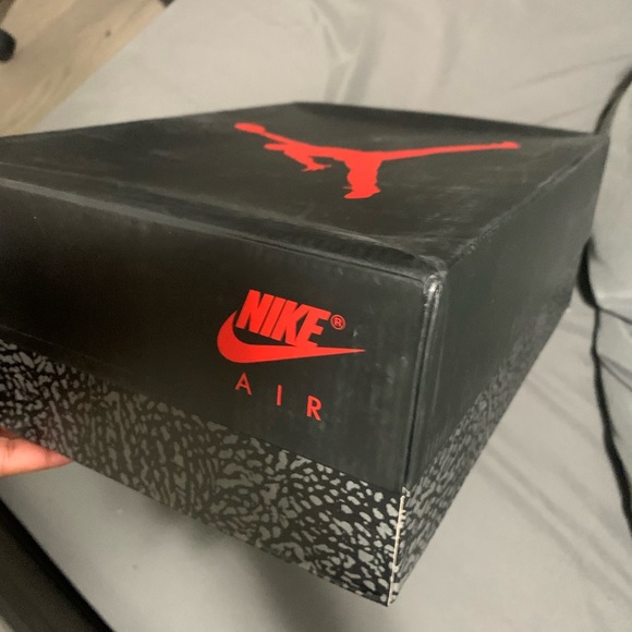 Authentic Jordan 3 Fire reds - Picture 7 of 7